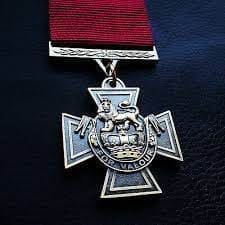 مدال Victoria Cross، بالاترین نشان نظامی در کشورهای مشترک المنافع بریتانیا که برای شجاعت آشکار اعطا می شود