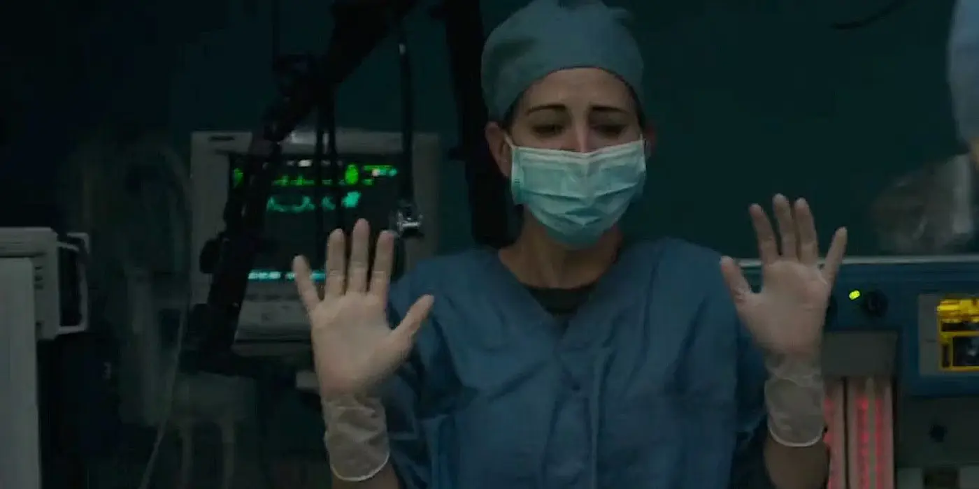 ایستراگ فصل اول سریال The Last of Us: صداپیشه ابی در بازی The Last of Us در نقش یک پزشک در سریال حضور می‌یابد